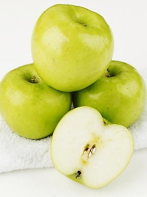 포토 JPG 스튜디오촬영 식물 음식 백그라운드 과일 디저트 근접촬영 사람없음 초록색 연두색 하이앵글 가을 사과 슬라이스 추석음식 명절음식 국내포토 계절 뷰포인트 컬러 실내 전통음식 파일형식