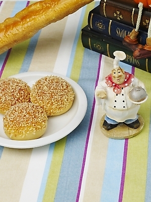 포토 JPG 그릇 접시 음식 빵 인형 디저트 실내 사람없음 장식 책 과자 요리사 피규어 바게트 오브젝트 제빵 국내포토 직업 식기 내부 제과제빵 미니어처 파일형식