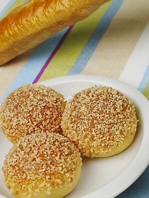 포토 JPG 그릇 접시 음식 빵 디저트 실내 사람없음 장식 과자 바게트 제빵 국내포토 식기 내부 제과제빵 파일형식