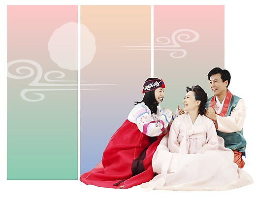 PSD 편집이미지 한국전통 여자 명절 남자 행복 가족 웃음 사람 세명 추석 화목 가을 한복 디지털합성 합성 구름문양 효도 어깨주무르기 이미지편집 전통 문양 계절 기념일 감정 컨셉 관계 한국 표정 전통의상 주무르기 파일형식 구름_자연