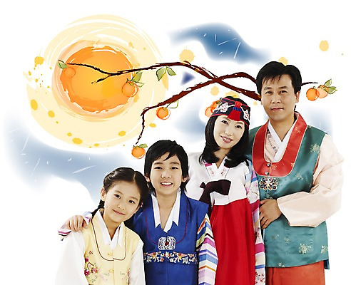 PSD 편집이미지 한국전통 여자 명절 열매 남자 행복 가족 밤하늘 감 미소 웃음 사람 여러명 상반신 야외 추석 화목 보름달 가을 야간 한복 핵가족 디지털합성 감나무 합성 이미지편집 자연요소 나무 식물 전통 계절 기념일 감정 다수 컨셉 과일 관계 하늘 한국 표정 달 전통의상 파일형식