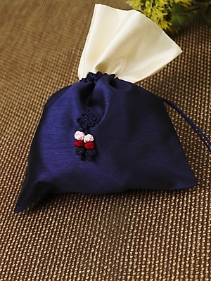 포토 JPG 한국전통 전통 잡화 장신구 복주머니 사람없음 전통의상 공예 전통공예 매듭 향주머니 국내포토 전통소품 한국 취미 주머니 파일형식