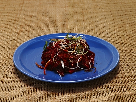 포토 JPG 그릇 접시 한식 음식 한국 실내 요리 누끼 사람없음 안주 야식 무침 골뱅이무침 파채 국내포토 식기 아시아 내부 파일형식