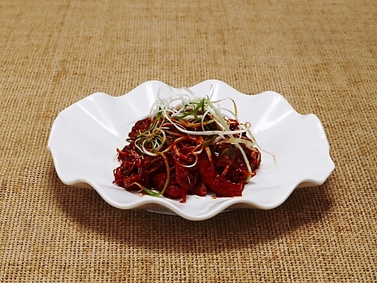 포토 JPG 그릇 접시 한식 음식 한국 실내 요리 누끼 사람없음 안주 야식 무침 골뱅이무침 파채 국내포토 식기 아시아 내부 파일형식