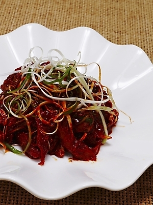 포토 JPG 그릇 접시 한식 음식 한국 실내 요리 사람없음 안주 야식 무침 골뱅이무침 파채 국내포토 식기 아시아 내부 파일형식