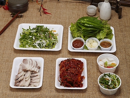 포토 JPG 한식 음식 김치 한국 실내 요리 사람없음 양념 장 쌈 야식 보쌈 쟁반국수 국내포토 아시아 내부 국수 파일형식