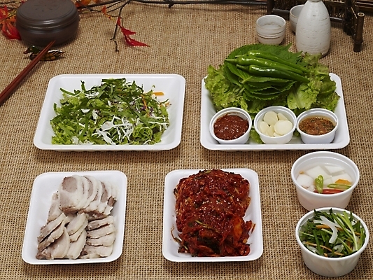 포토 JPG 한식 음식 김치 한국 실내 요리 사람없음 양념 장 쌈 야식 보쌈 쟁반국수 국내포토 아시아 내부 국수 파일형식