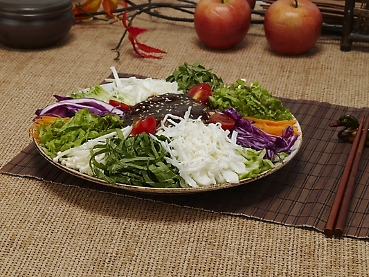 포토 JPG 그릇 접시 한식 음식 과일 한국 실내 요리 사람없음 면류 면 사과 국수 야식 쟁반국수 국내포토 식기 아시아 내부 파일형식