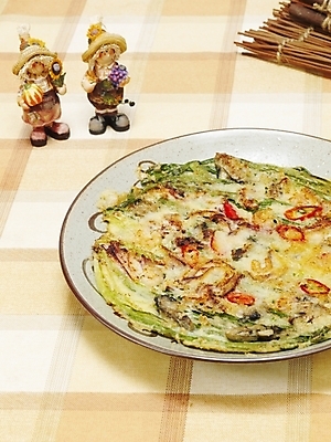 포토 JPG 그릇 접시 한식 음식 한국 실내 요리 사람없음 안주 야식 부침 파전 해물파전 국내포토 식기 아시아 내부 부침개 파일형식