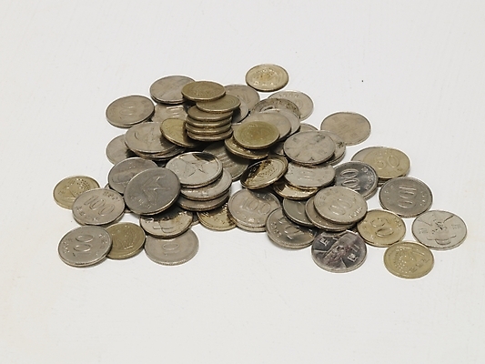 포토 JPG 스튜디오촬영 돈 실내 누끼 사람없음 금융 경제 동전 백원 오백원 오브젝트 국내포토 내부 재산 파일형식