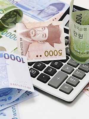 포토 JPG 스튜디오촬영 지폐 돈 실내 근접촬영 사람없음 금융 경제 계산기 오브젝트 회계 국내포토 뷰포인트 문구용품 내부 장비 재산 파일형식