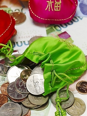 포토 JPG 스튜디오촬영 한국전통 돈 장신구 복주머니 실내 사람없음 금융 경제 동전 전통의상 오브젝트 국내포토 전통 전통소품 한국 내부 재산 파일형식