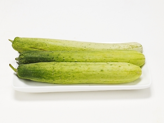 포토 JPG 스튜디오촬영 식물 접시 음식 컬러 채소 식재료 오이 실내 사람없음 초록색 세개 국내포토 식기 3 내부 파일형식