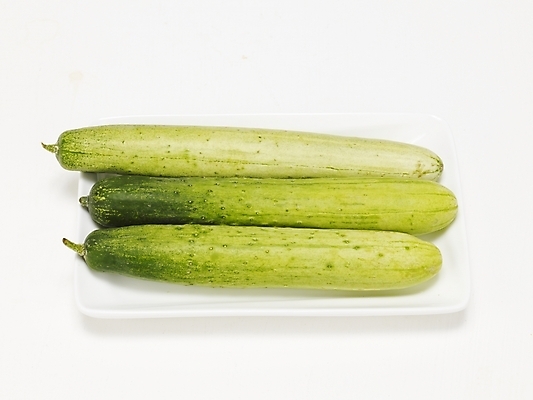 포토 JPG 스튜디오촬영 식물 접시 음식 컬러 채소 식재료 오이 실내 사람없음 초록색 세개 국내포토 식기 3 내부 파일형식