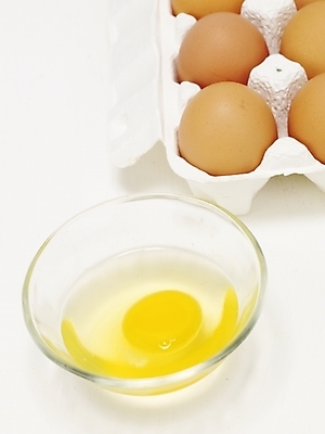 포토 JPG 스튜디오촬영 그릇 음식 식재료 실내 사람없음 계란 알 노른자 생란 흰자 믹싱볼 국내포토 식기 내부 파일형식