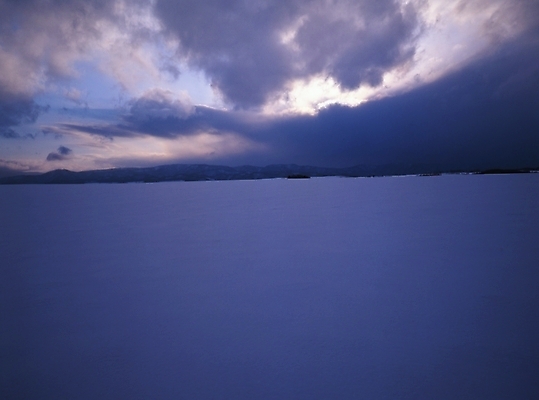 포토 JPG 주간 구름 설경 겨울 하늘 풍경 초원 사람없음 야외 설원 눈 국내포토 자연요소 계절 날씨 눈_날씨 파일형식