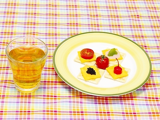 포토 그릇 접시 음료 음식 방울토마토 디저트 잔 치즈 크래커 체리 차 녹차 국내포토 식기 토마토 과일 유제품 차_음료 쿠키 파일형식