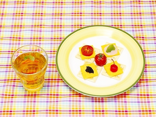 포토 JPG 스튜디오촬영 그릇 접시 음료 음식 방울토마토 디저트 잔 치즈 실내 사람없음 크래커 체리 차 녹차 카나페 안주 국내포토 식기 토마토 과일 유제품 서양음식 내부 차_음료 쿠키 파일형식