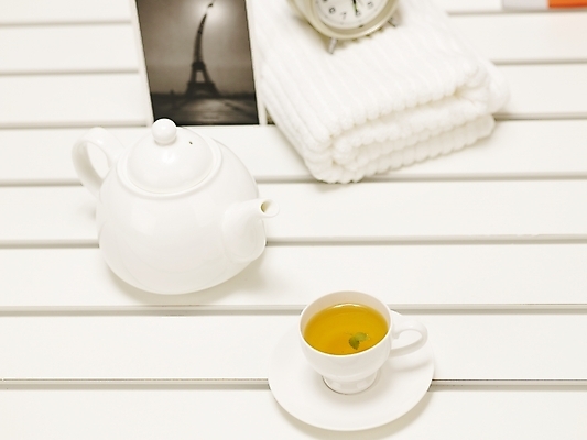 포토 JPG 스튜디오촬영 음료 음식 시계 잔 실내 사람없음 수건 자명종 차 찻주전자 기념사진 국내포토 식기 주전자 내부 위생용품 알람 파일형식