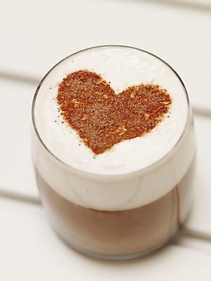 포토 JPG 스튜디오촬영 커피 음료 실내 사람없음 컵 하트 겨울간식 코코아 국내포토 모양 식기 디저트 내부 파일형식