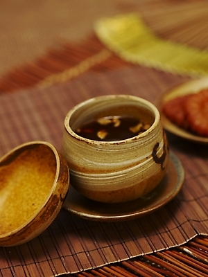 포토 JPG 스튜디오촬영 실내 사람없음 전통음식 차 전통차 찻잔 다기 약과 수정과 전통다과 국내포토 전통 음료 음식 잔 내부 차_음료 다도 다과 파일형식