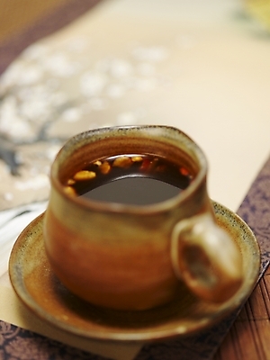 포토 JPG 스튜디오촬영 음료 음식 실내 사람없음 전통음식 차 전통차 찻잔 다기 수정과 국내포토 전통 잔 내부 차_음료 다도 파일형식