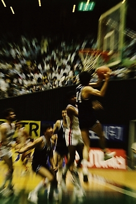 포토 JPG 남자 스포츠 올림픽 운동선수 농구 사람 경기 운동 구기 군중 농구장 덩크 남자만 국내포토 스포츠시설 건강 파일형식