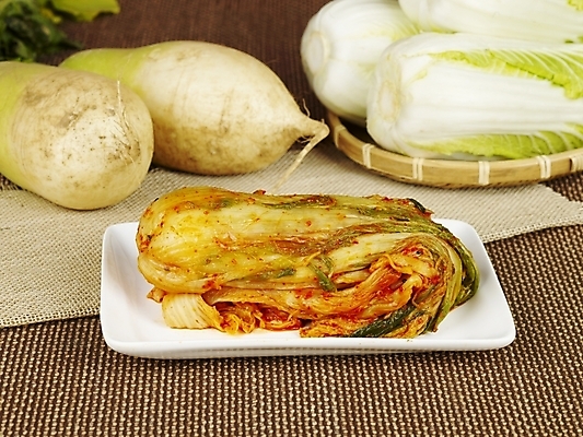 포토 JPG 한식 반찬 한국 실내 사람없음 발효 배추김치 발효음식 한포기 국내포토 1 아시아 음식 김치 내부 파일형식