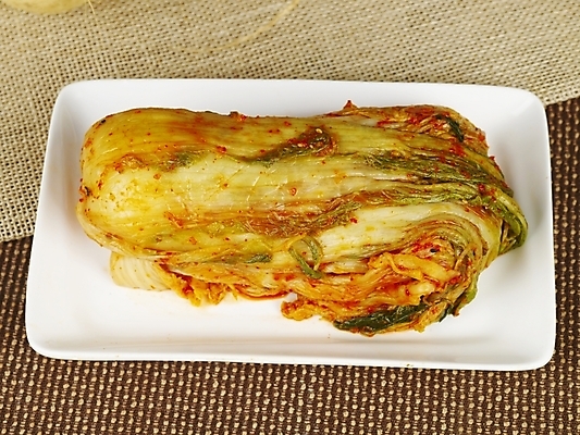 포토 JPG 한식 반찬 한국 실내 누끼 사람없음 발효 배추김치 발효음식 한포기 국내포토 1 아시아 음식 김치 내부 파일형식