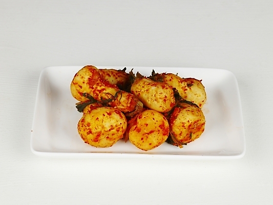 포토 JPG 스튜디오촬영 한식 반찬 한국 사람없음 발효 발효음식 총각김치 총각무 국내포토 아시아 음식 김치 실내 무 파일형식