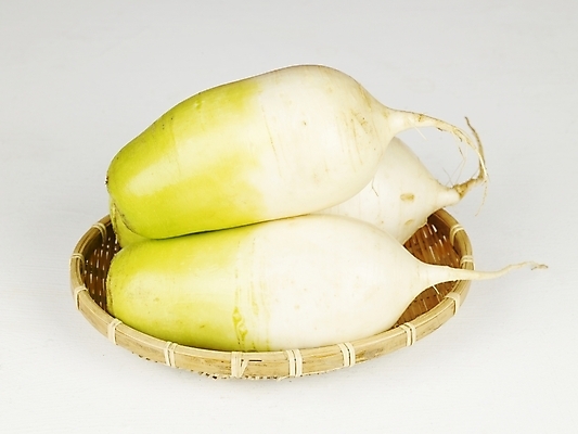 포토 JPG 스튜디오촬영 채소 식재료 뿌리채소 누끼 사람없음 광주리 세개 무 뿌리 김장 국내포토 실내 3 바구니 파일형식