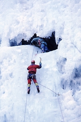 포토 JPG 주간 겨울 한명 사람 성인 야외 레포츠 얼음 눈 빙벽등반 성인만 국내포토 자연요소 1 계절 레저 날씨 파일형식