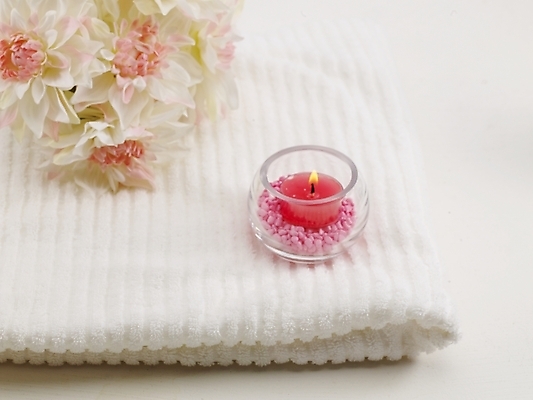 포토 JPG 웰빙 꽃 초 촛불 유리병 사람없음 수건 위생용품 뷰티 오브젝트 국내포토 식물 생활용품 병_용기 파일형식