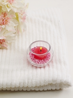 포토 JPG 웰빙 꽃 초 촛불 유리병 사람없음 수건 위생용품 뷰티 오브젝트 국내포토 식물 생활용품 병_용기 파일형식