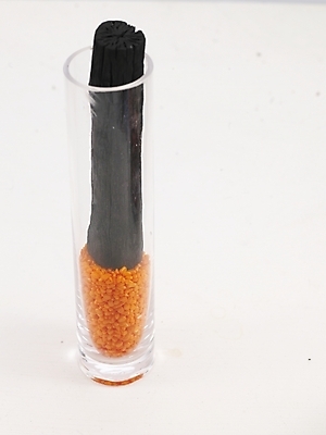 포토 JPG 웰빙 생활용품 유리병 사람없음 장식 인테리어 오브젝트 숯 공기정화 국내포토 디자인 병_용기 정화 파일형식