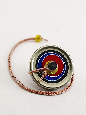 포토 JPG 한국문화 한국전통 생활용품 전통소품 한국 누끼 사람없음 놀이용품 전통놀이 태극 팽이 팽이치기 팽이줄 국내포토 동양문화 전통 문양 아시아 줄 놀이 오브젝트 파일형식