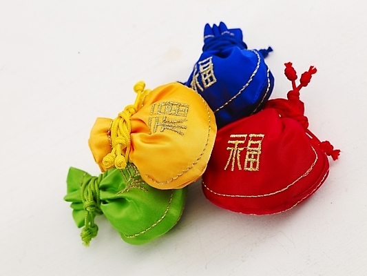 포토 JPG 한국전통 잡화 명절 장신구 새해 복주머니 누끼 사람없음 설날 전통의상 오브젝트 향주머니 국내포토 전통 기념일 전통소품 한국 주머니 파일형식