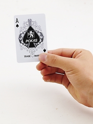 포토 JPG 문자 손 기호 알파벳 생활용품 신체부위 놀이용품 게임 트럼프 A 손모양 포커 스페이스 국내포토 모양 도형 영어 놀이 사람 오브젝트 파일형식 손_신체부위