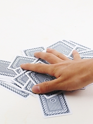 포토 JPG 손 생활용품 신체부위 놀이용품 게임 트럼프 손모양 포커 국내포토 모양 놀이 사람 오브젝트 파일형식 손_신체부위