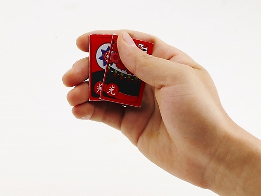 포토 JPG 한국문화 손 생활용품 신체부위 놀이용품 손모양 삼팔광땡 화투 화투놀이 국내포토 모양 동양문화 한국 사람 게임 오브젝트 파일형식 손_신체부위