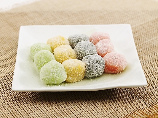 포토 JPG 명절 한식 음식 디저트 떡 한국 실내 누끼 사람없음 전통음식 경단 로얄경단 모찌 국내포토 전통 기념일 아시아 내부 파일형식