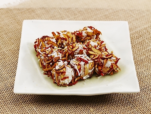 포토 JPG 명절 한식 음식 디저트 떡 한국 실내 누끼 사람없음 하이앵글 전통음식 경단 대추경단 국내포토 전통 기념일 아시아 뷰포인트 내부 파일형식