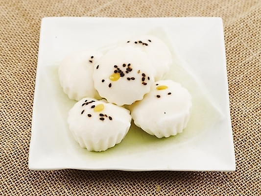 포토 JPG 명절 한식 음식 디저트 떡 한국 실내 누끼 사람없음 하이앵글 여러개 전통음식 깨 잣 꼬마증편 술떡 국내포토 전통 기념일 아시아 뷰포인트 다수 식재료 내부 견과류 조미료 파일형식