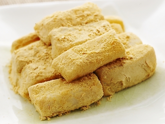 포토 JPG 명절 한식 음식 디저트 떡 실내 근접촬영 사람없음 하이앵글 전통음식 인절미 국내포토 전통 기념일 뷰포인트 내부 파일형식