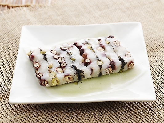 포토 JPG 명절 한식 음식 디저트 떡 실내 누끼 사람없음 하이앵글 전통음식 영양찰떡 국내포토 전통 기념일 뷰포인트 내부 파일형식