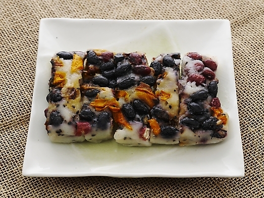 포토 JPG 명절 한식 음식 디저트 떡 실내 누끼 사람없음 하이앵글 전통음식 영양찰떡 국내포토 전통 기념일 뷰포인트 내부 파일형식