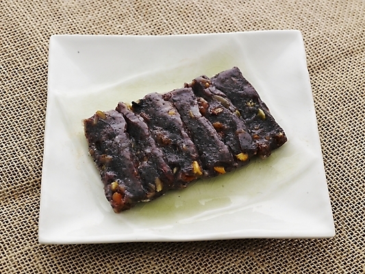 포토 JPG 접시 명절 한식 음식 디저트 떡 실내 누끼 사람없음 하이앵글 한개 전통음식 국내포토 1 전통 식기 기념일 뷰포인트 내부 파일형식