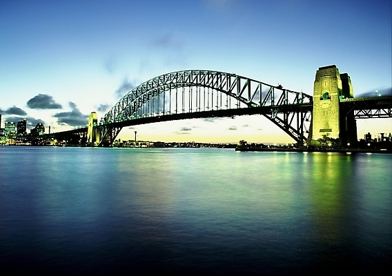 포토 JPG 해외 시설물 현대건축 건축 바다 교통시설 하늘 사람없음 야외 야간 시드니 하버브리지 가교 국내포토 자연요소 건축물 교통 다리_건축물 호주 시설 파일형식