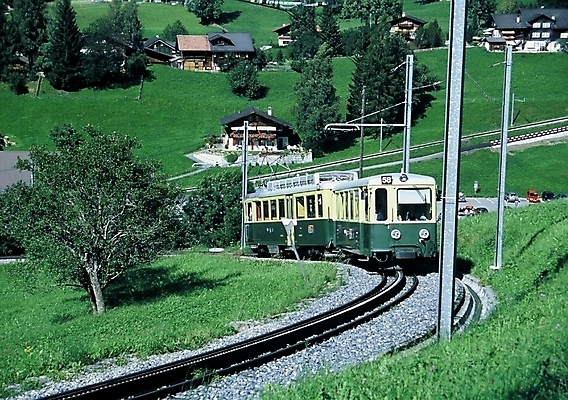 포토 JPG 주간 해외풍경 시설물 현대건축 건축 유럽 길 육상교통 외국문화 교통 해외건축 주택 빌딩 사람없음 야외 건물 마을 기찻길 기차 스위스 융프라우 상업시설 철도의날 국내포토 자연요소 해외 건축물 나라 문화 교통수단 대중교통 풍경 시설 상업 파일형식 법정기념일