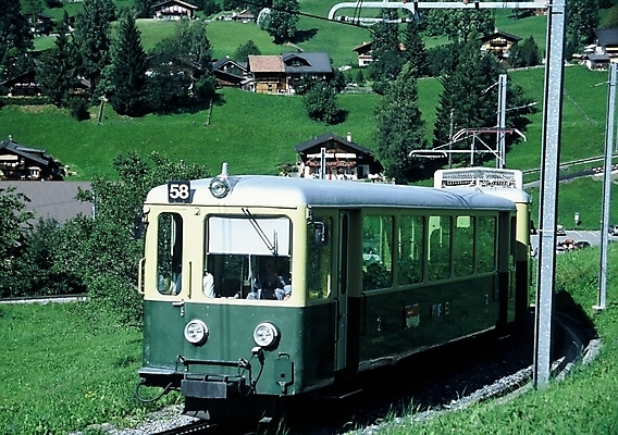 포토 JPG 주간 해외풍경 시설물 현대건축 건축 유럽 길 육상교통 외국문화 교통 해외건축 주택 사람없음 야외 건물 기찻길 기차 스위스 융프라우 철도의날 국내포토 자연요소 해외 건축물 나라 문화 교통수단 대중교통 풍경 파일형식 법정기념일